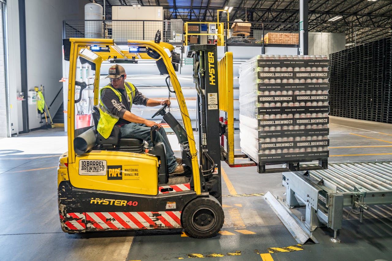 Warehouse manpower organizing racking and shelving